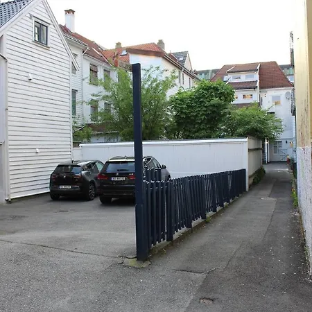Central, Practical, Free Parking. Ls202 Apartmán *